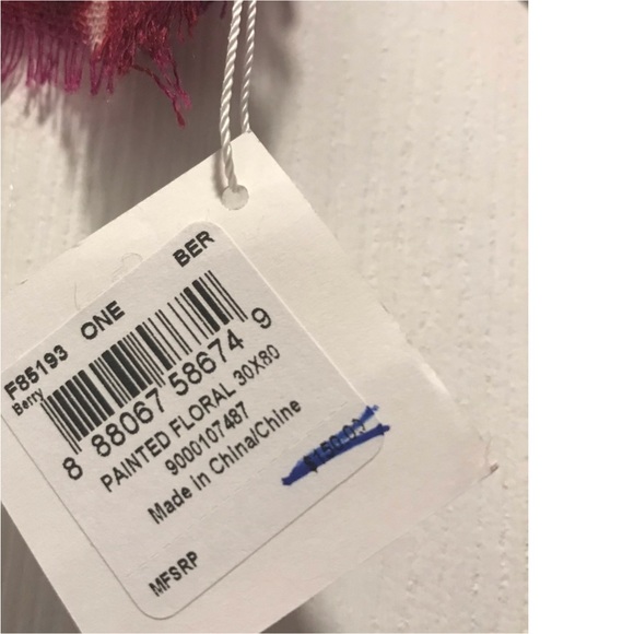 NWT Coach sample scarf w/berry floral motif. - Picture 9 of 10